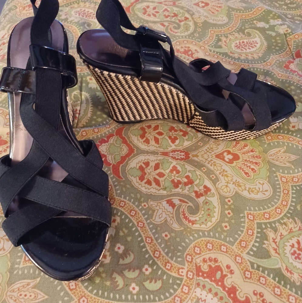 Charles David 8 beige black strappy wedge sandals heels shoes